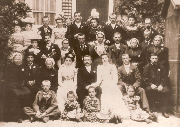 Appel aux hommes et aux femmes de cette terre