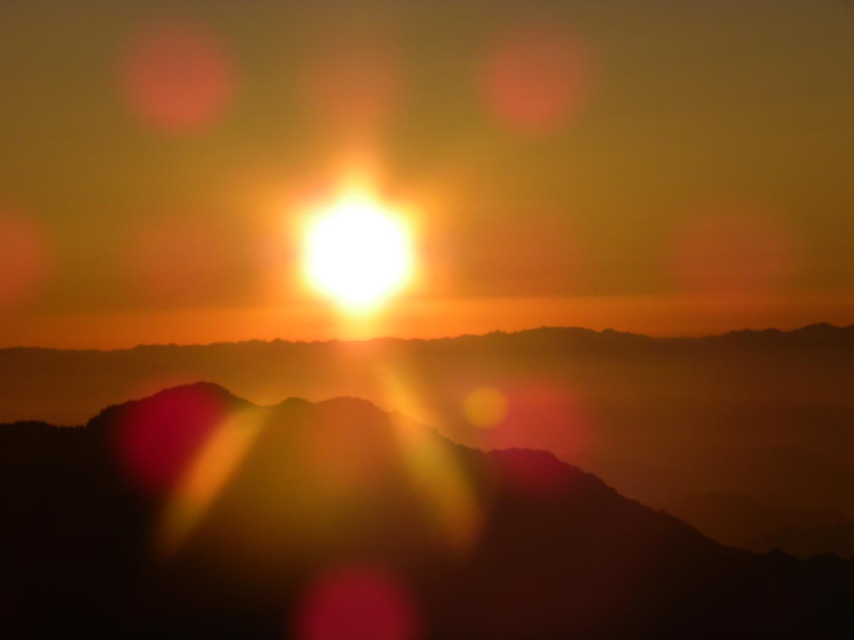 lever de soleil au Mont Moïse, Massif du Sinaï, ©Photo Guylène Briez