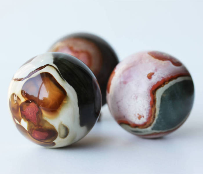 Boules de JASPE IMPÉRIAL, photo ®Cristaux et Santé, 2015