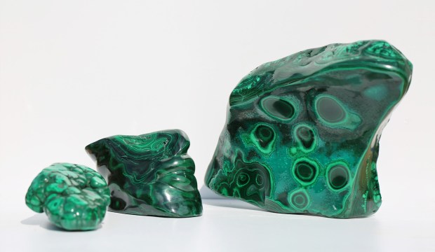 Formes libres de MALACHITE, photo ®Cristaux et Santé, 2016