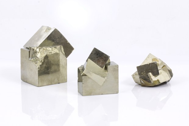 Macles de PYRITE, photo ®Cristaux et Santé, 2016