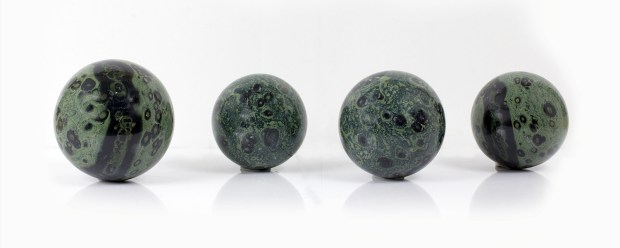 Boules de Jaspe Stromatolite, photo ®Cristaux et Santé, 2017