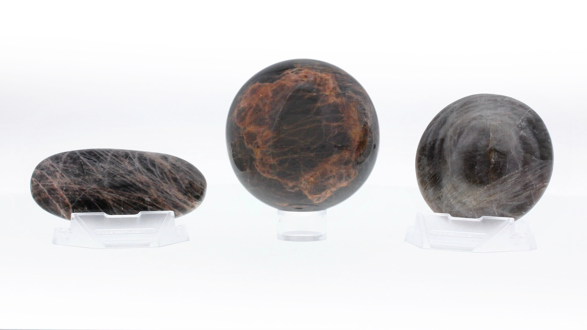 pierre-de-lune-noire