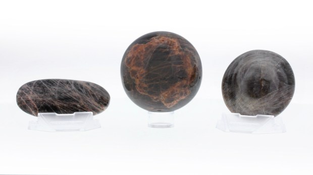 pierre-de-lune-noire